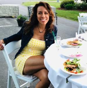 Meet your Posher, Dena